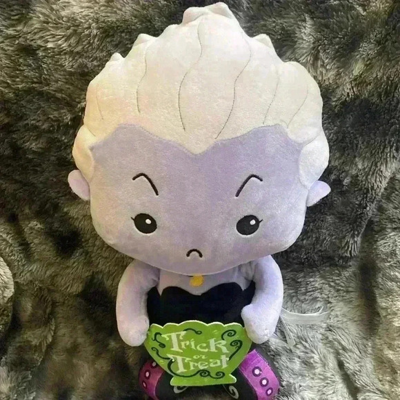 Disney Villains  URSULA 18' - Picture 1 of 13